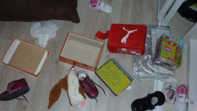 La Minute de Bonheur #1 - Le bordel de Puce avec ses chaussures.