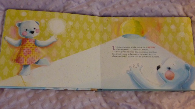 La bille de Jules réchauffée par Eléonore se mélange à la sienne.