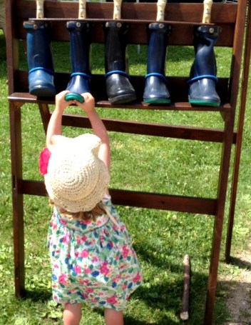 Puce et les flûtes bottes musicales.