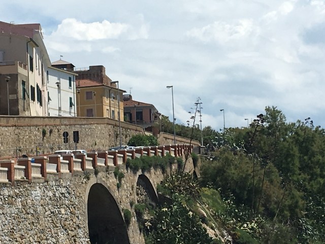 piombino_remparts.JPG