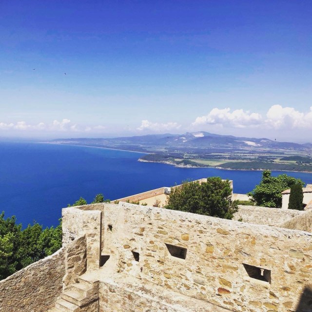 populonia_chateau